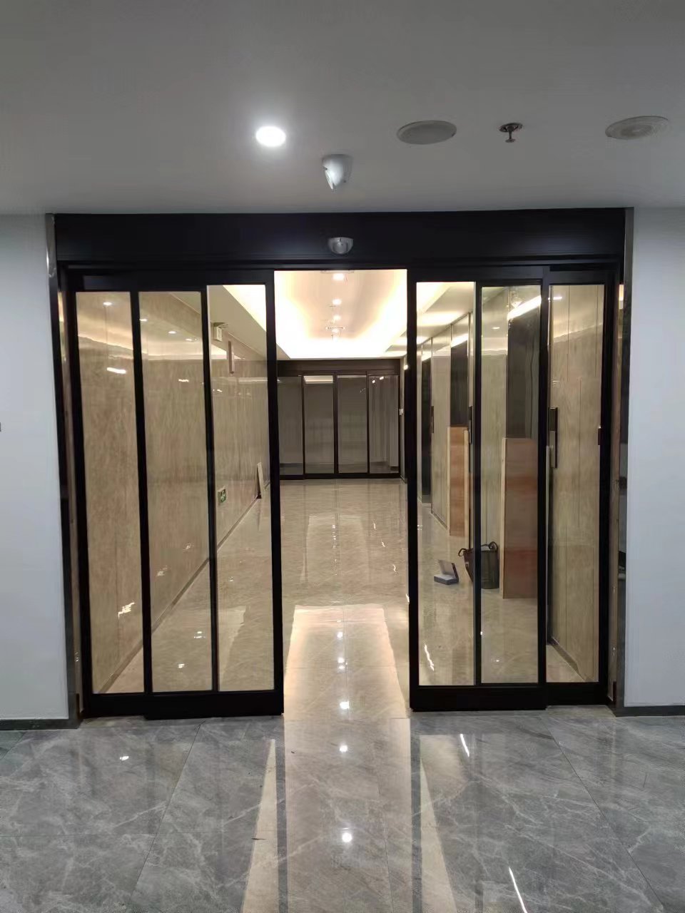 盐都区玻璃伸缩门